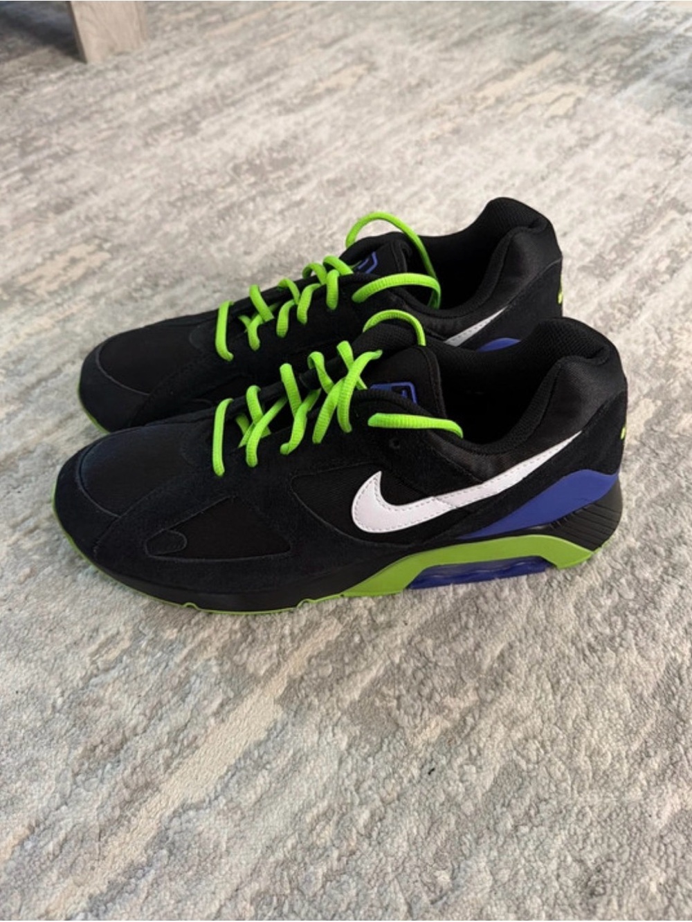 Nike Air Max 180 Joker Sneakers